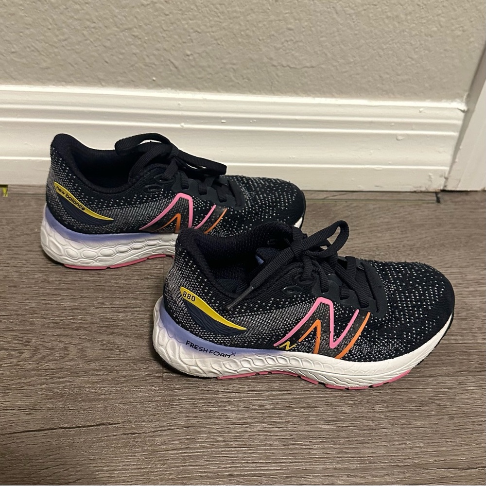 New Balance Black Sneakers